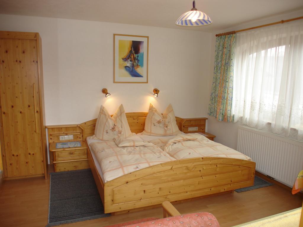Ferienhaus U. Appartement Knauss Шладминг Екстериор снимка