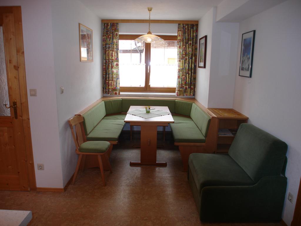 Ferienhaus U. Appartement Knauss Шладминг Екстериор снимка
